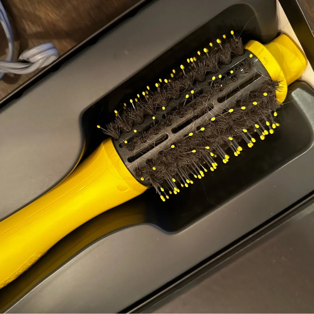Dry Bar blowout brush - Picture 4 of 4